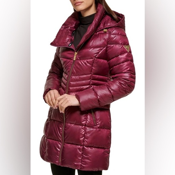 GUESS
Water Resistant Hooded Puffer Jacket In Jam Size Large - Picture 2 of 6